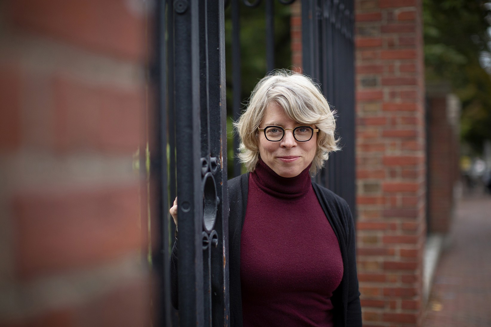 Jill Lepore is the David Woods Kemper ’41 Professor of American History at Harvard University. She is pictured along the gates of Harvard Yard. Stephanie Mitchell/Harvard Staff Photographer